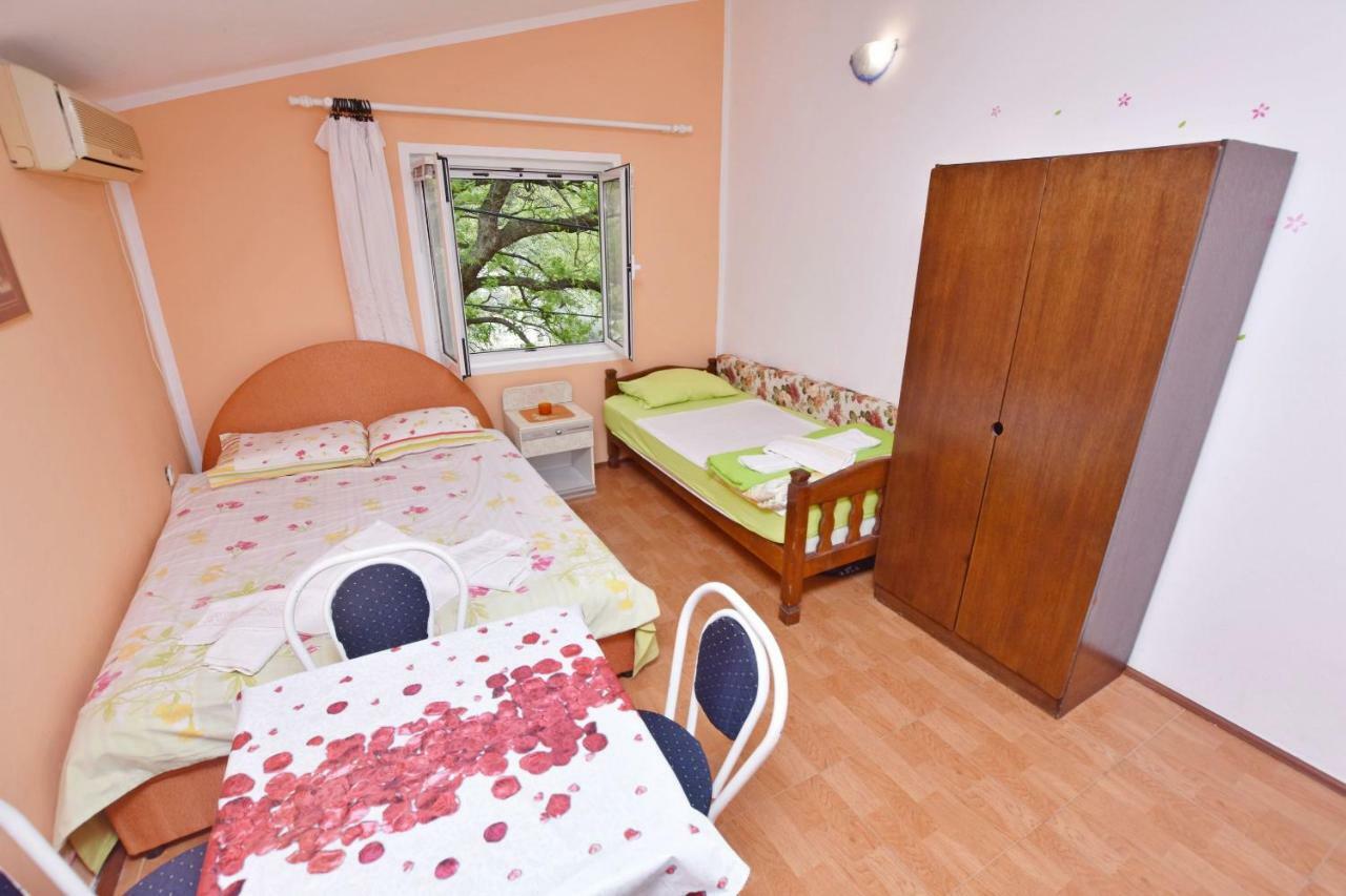 Apartments Siljak Petrovazzo Esterno foto
