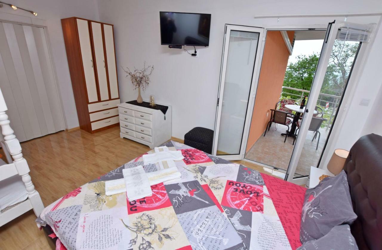 Apartments Siljak Petrovazzo Esterno foto