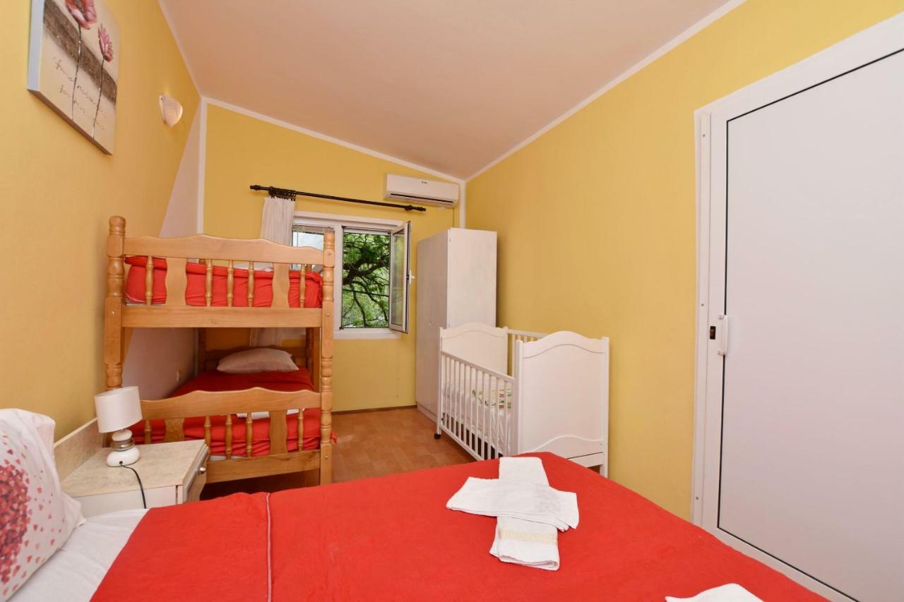 Apartments Siljak Petrovazzo Esterno foto
