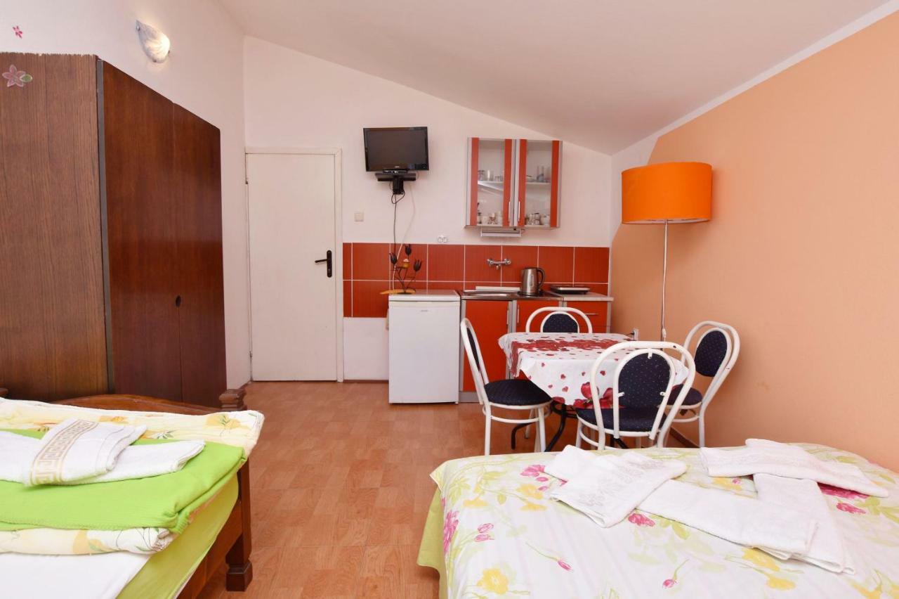 Apartments Siljak Petrovazzo Esterno foto