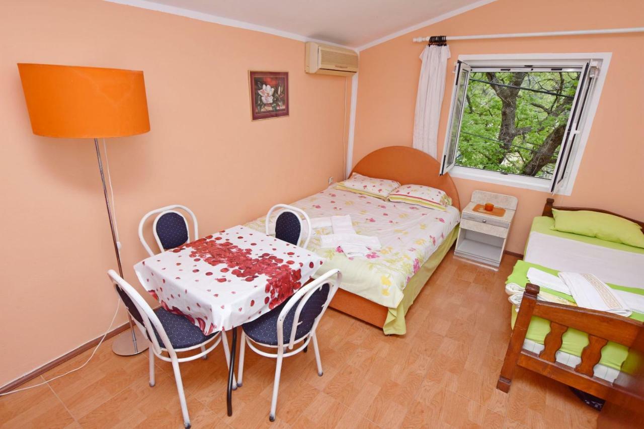 Apartments Siljak Petrovazzo Esterno foto
