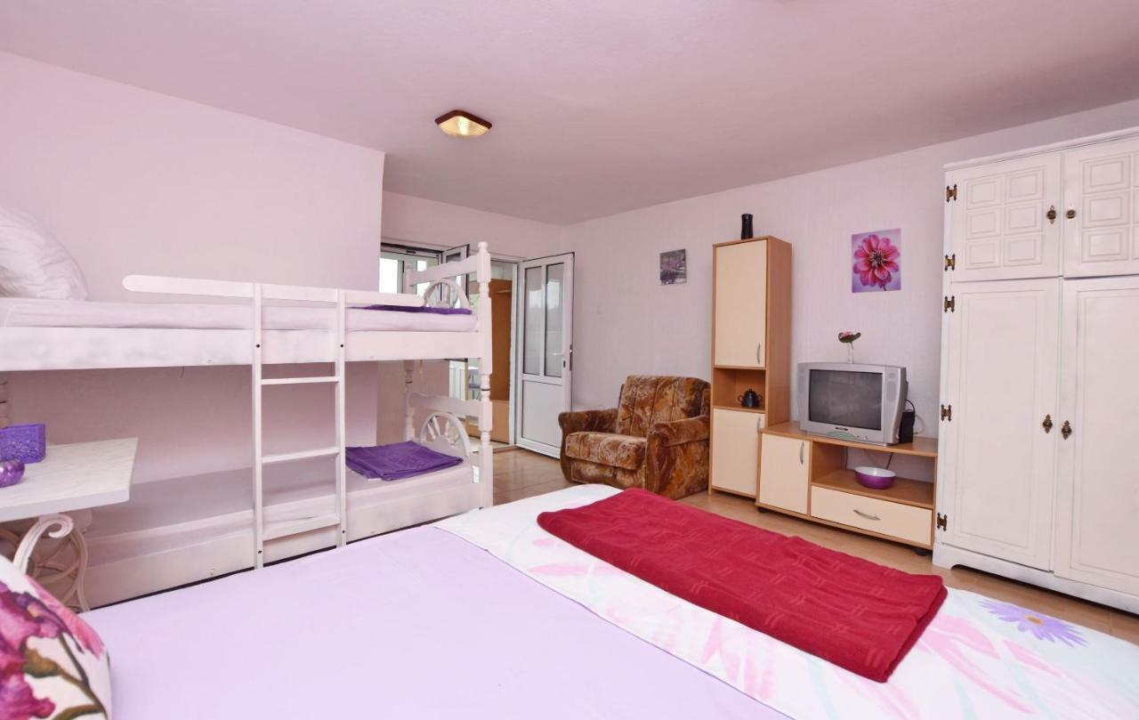 Apartments Siljak Petrovazzo Esterno foto